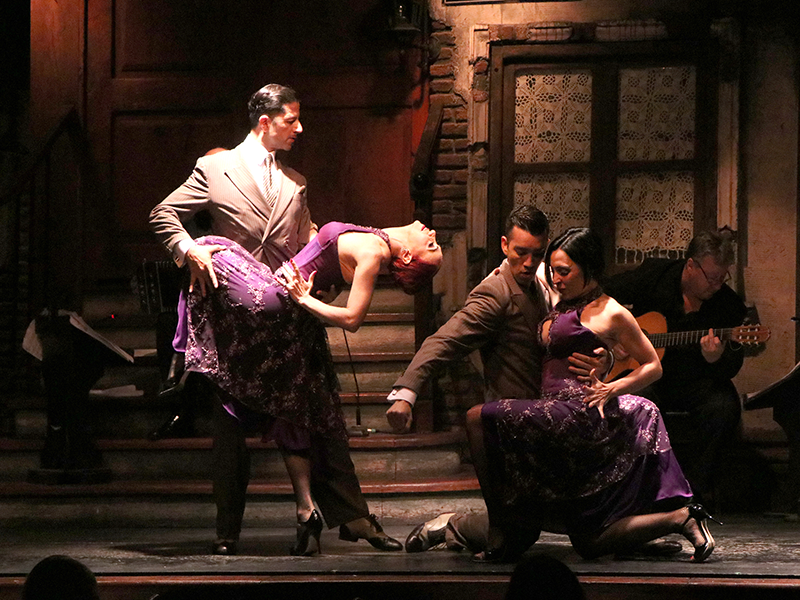 - VIP - CENA + SHOW DE TANGO Y FOLCLORE